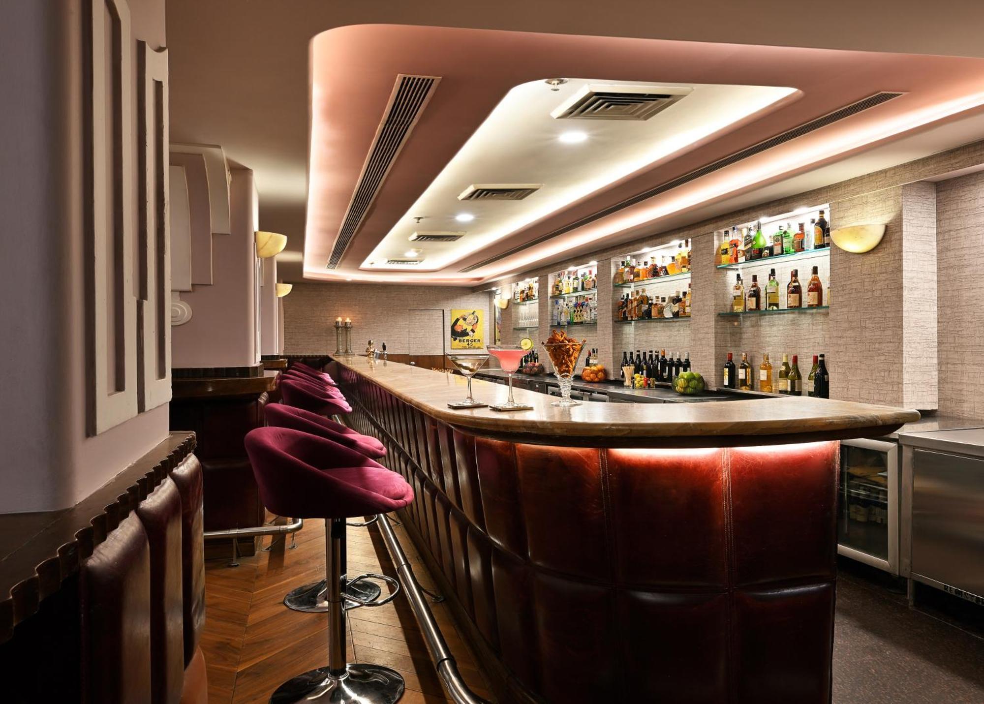 Hotel Ambassador, New Delhi - Ihcl Seleqtions Extérieur photo The bar at the 2010 London Olympics