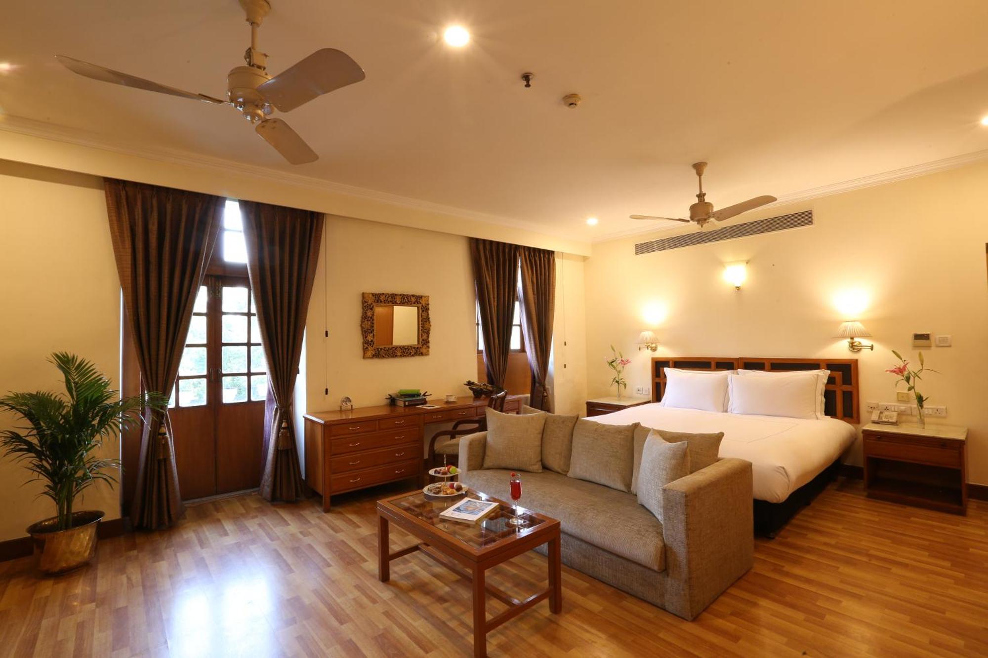 Hotel Ambassador, New Delhi - Ihcl Seleqtions Extérieur photo A suite at the hotel