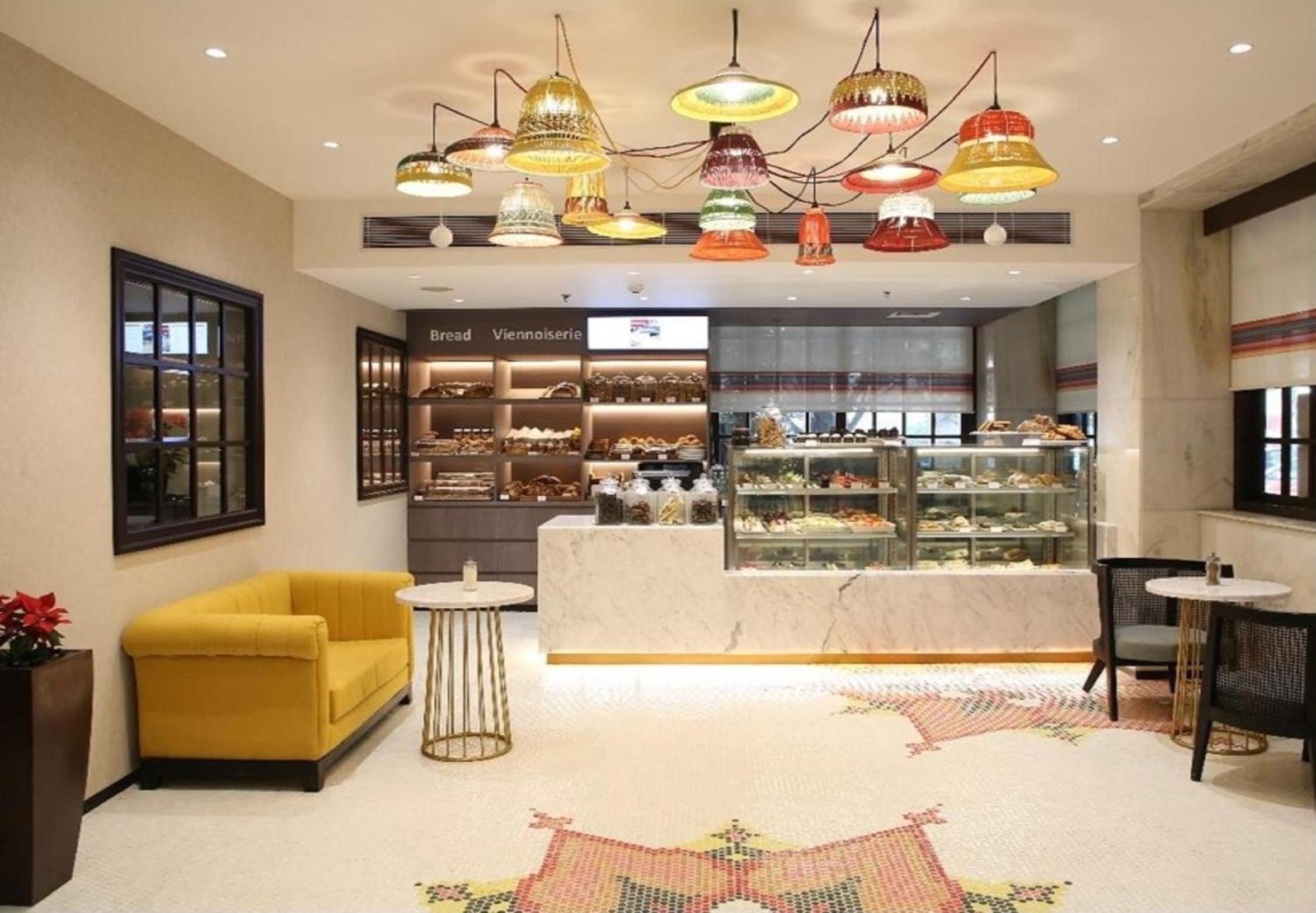 Hotel Ambassador, New Delhi - Ihcl Seleqtions Extérieur photo The lobby of the hotel