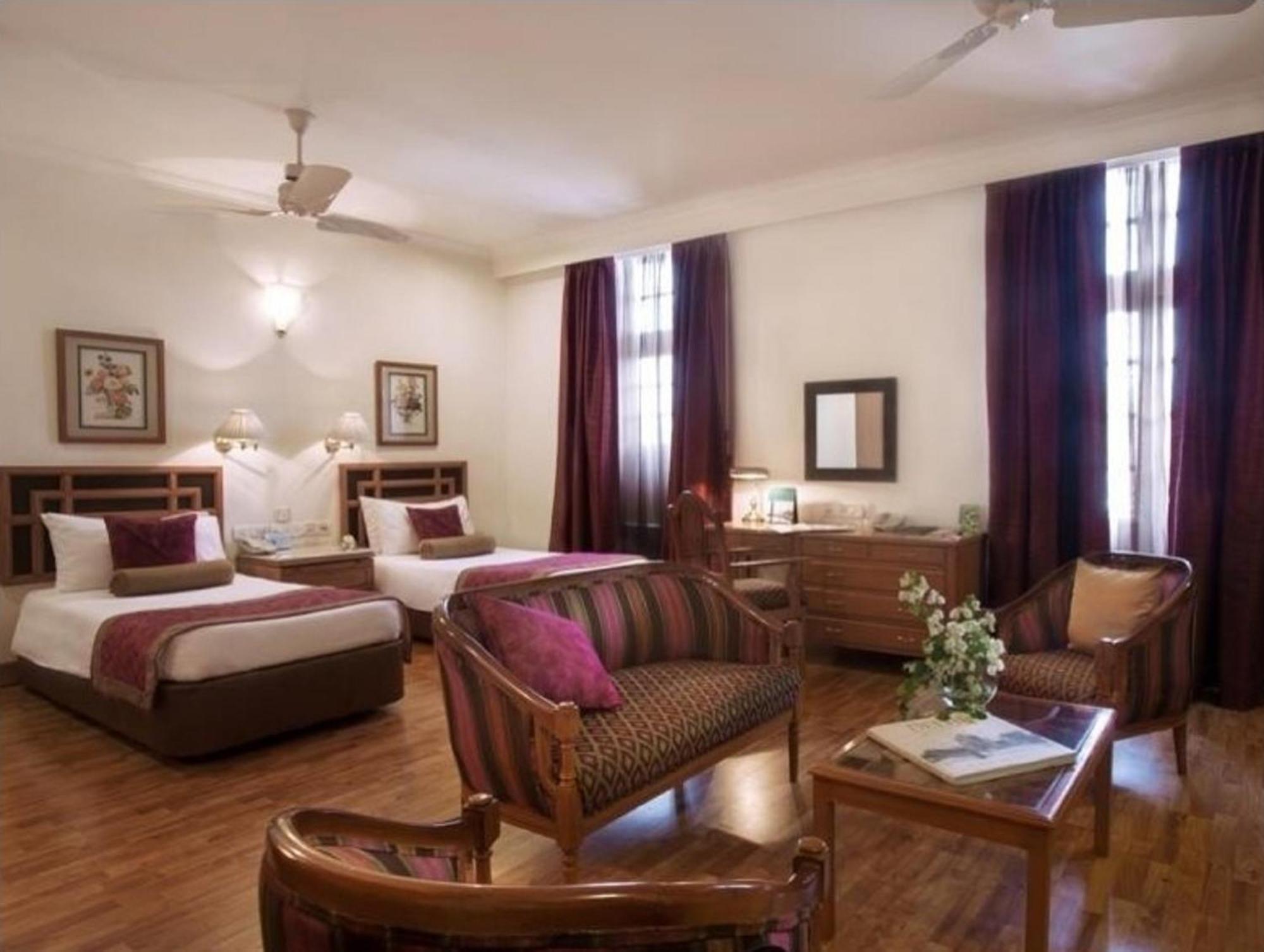Hotel Ambassador, New Delhi - Ihcl Seleqtions Extérieur photo A suite at the Imperial Hotel