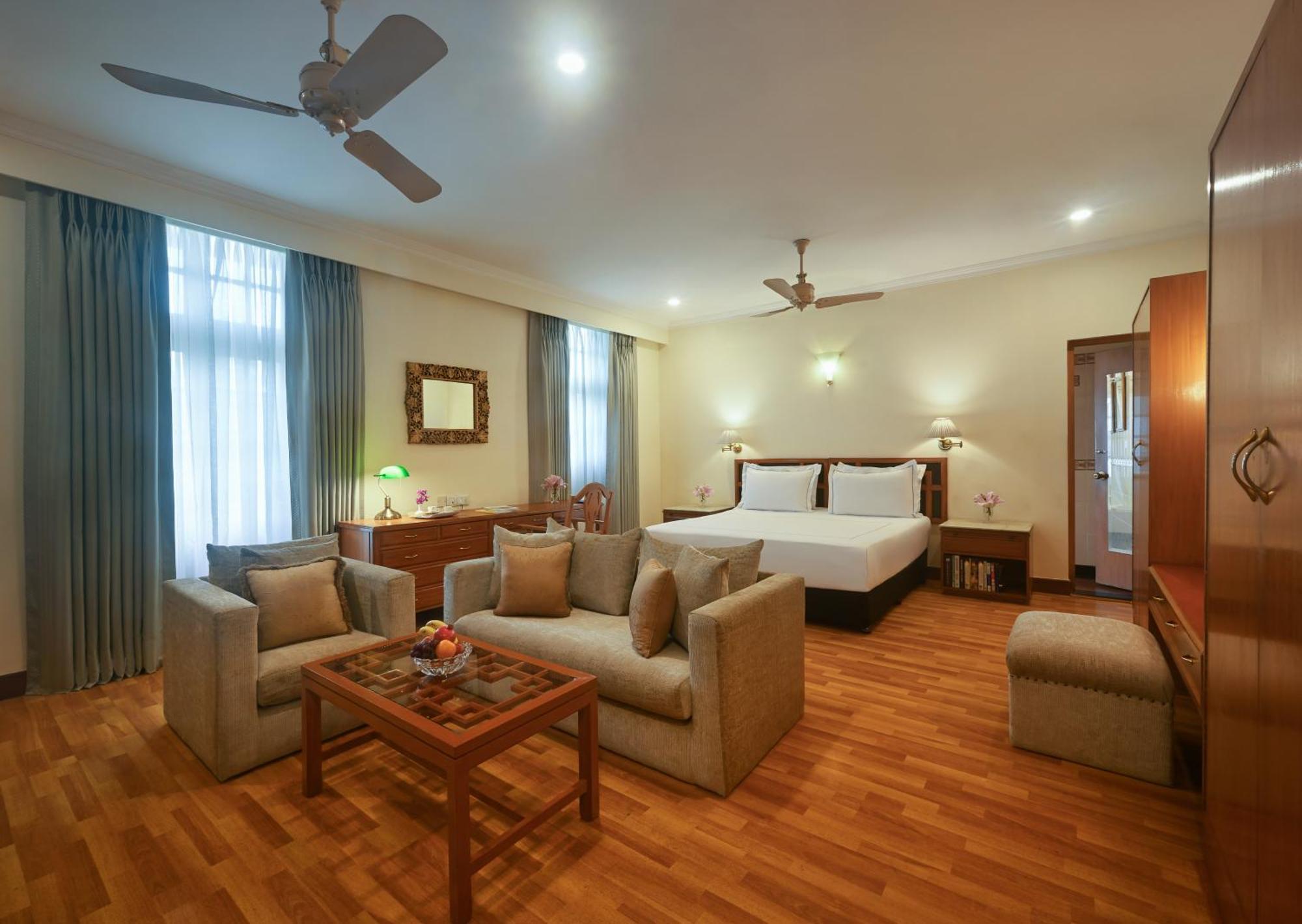 Hotel Ambassador, New Delhi - Ihcl Seleqtions Extérieur photo A suite at the hotel