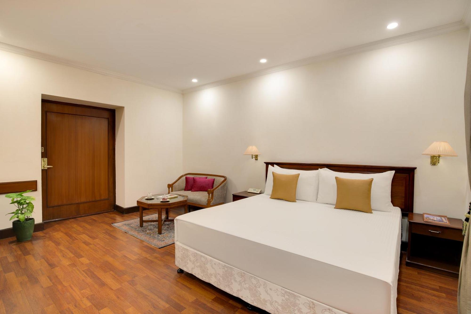 Hotel Ambassador, New Delhi - Ihcl Seleqtions Extérieur photo A room at the hotel